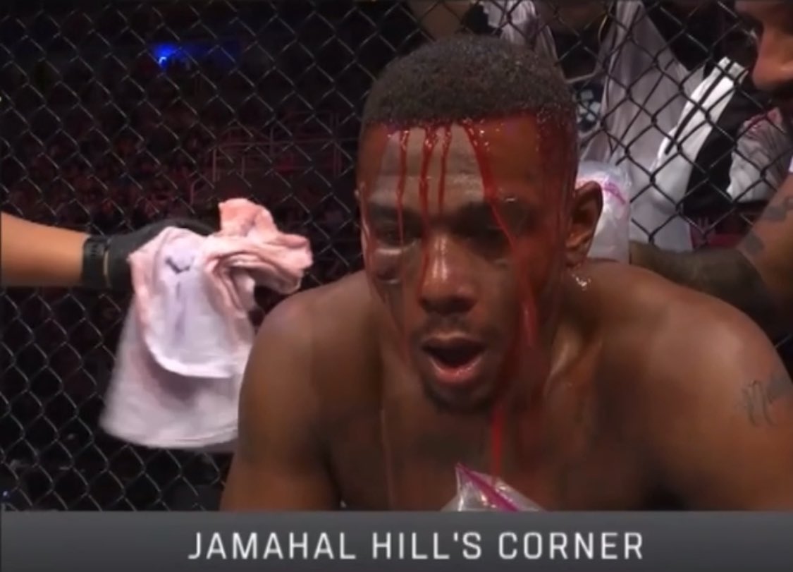 MMACHICK_'s tweet photo. 🧊COLDEST OCTAGON MOMENTS 2023🧊

🧵THREAD https://t.co/ucAvwns03q