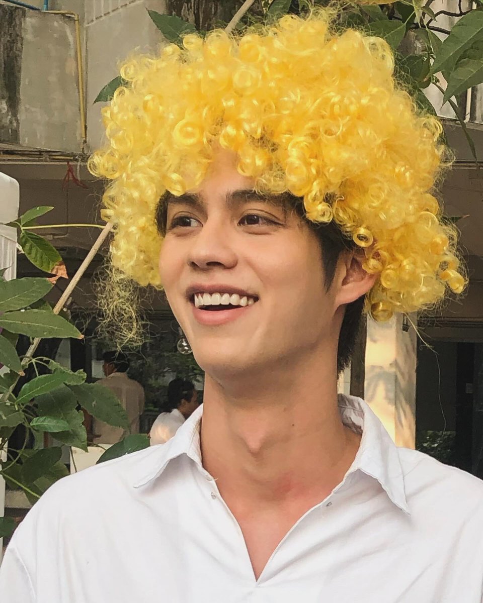 champwee's tweet photo. * hbd. bright 🎁 และรักรักรัก ♥️ @bbrightvc #26thBrightDay https://t.co/IA5cvxlpTm