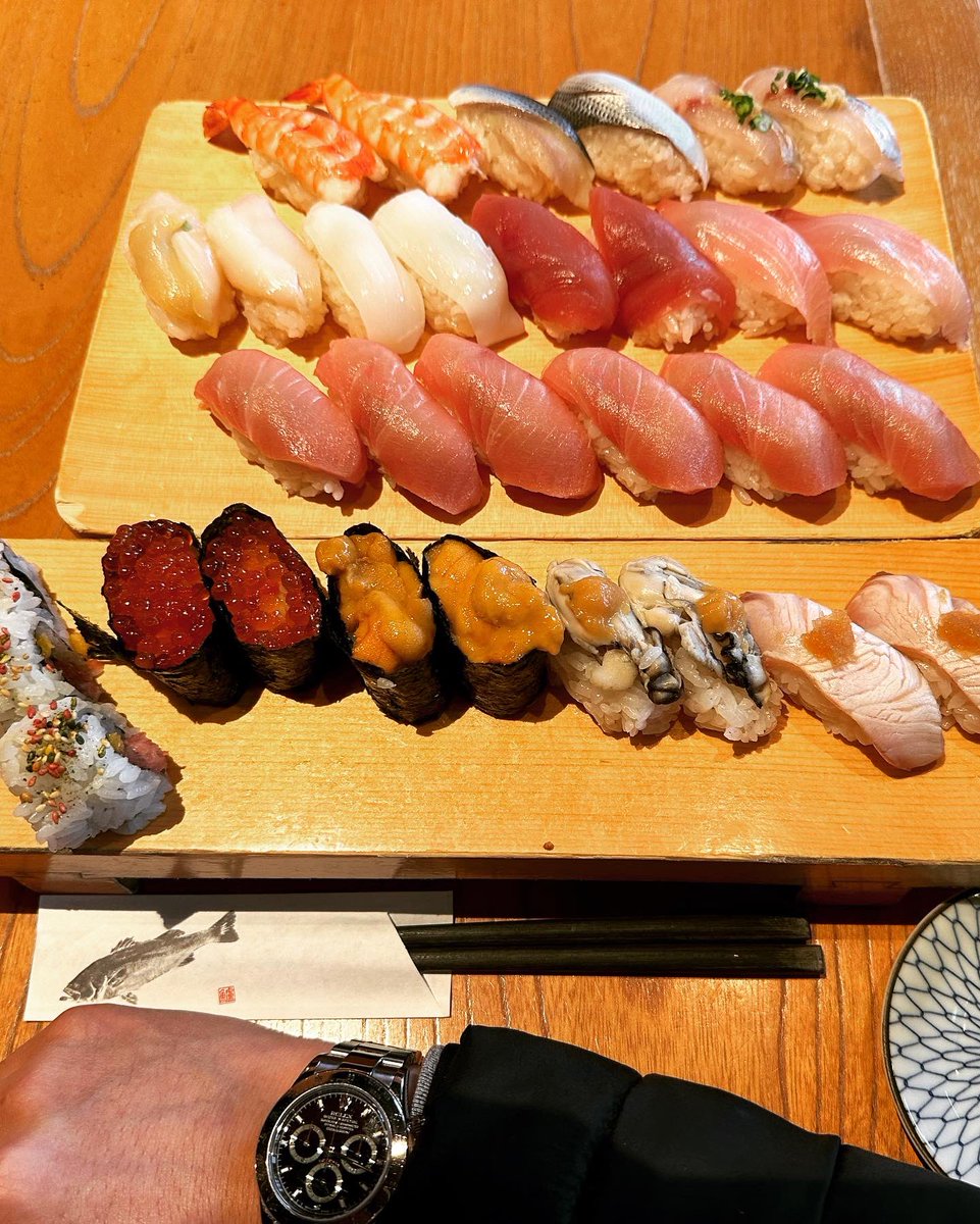 Maaaaa_chan458's tweet photo. 今年の寿司納め🍣
#築地玉寿司みなとみらい店 

#腕時計魂 #watchlife 
#Rolexlover #rolexlife 
#Rolex #rolexdaytona #daytona #cosmographdaytona #cosmograph 
#ロレックス #ロレックスデイトナ #デイトナ 
#コスモグラフデイトナ https://t.co/zBWIKhR3sZ