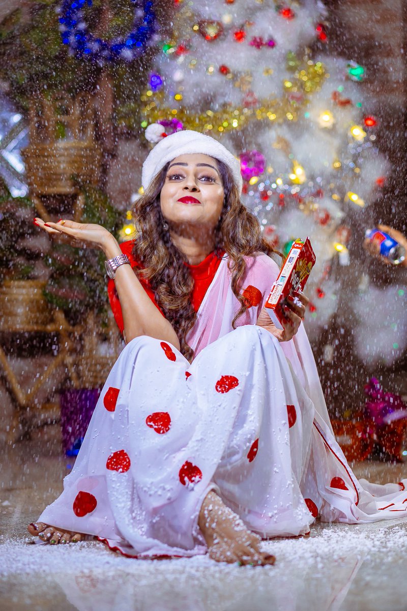 Red ♥️🍒 Christmas ⛄ #kuhasini #saree #Christmas #red #santa #red #trending #actress