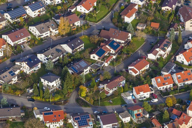 Power #utilities are grappling with grid modernization for renewables. Efficient communication is critical to manage these sources. Dominique Verhulst, Head of Utilities at <a href="/Nokia/">Nokia</a>, says converged FANs are vital for net-zero goals, reliability, and safety. buff.ly/3uYig50