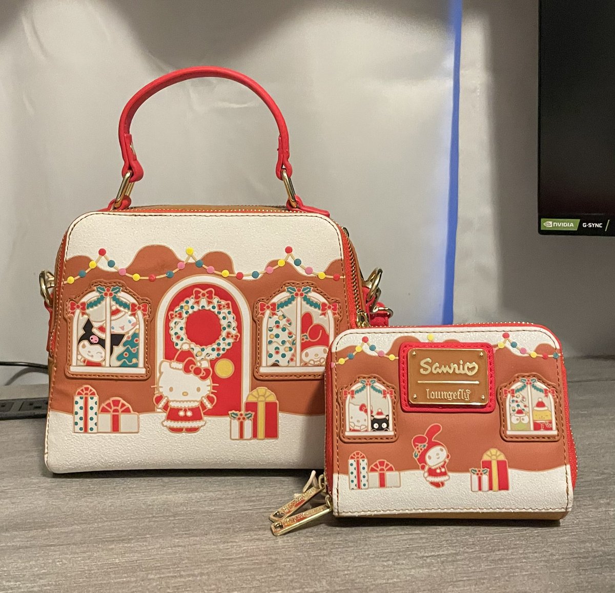 mellondropp's tweet photo. Mellonzlord Giveaway time to celebrate the upcoming New Year!! 🎄💗

One Winner will receive a Sanrio Gingerbread purse!
Second winner will receive a Sanrio Gingerbread Wallet!

How to enter:
Must be following my Twitch
Like &amp; Reweet this post
Must be 18+

Winner Announced Jan 3 https://t.co/3ktu4lqTMh
