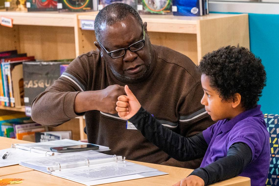 nckhui's tweet photo. New program is helping Wake County students learn to read. But it needs more tutors. Students served in the 1st year of the WakeTogether high-dosage tutoring program saw large gains. More volunteer tutors are needed to work with students. #wcpss #nced 
https://t.co/xgIWUa1qKo https://t.co/LU8nAigVWh