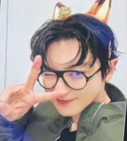 solacechanyeol's tweet photo. CHANYEOL AND NICK'S EARS ARRRHH🍒🤧 https://t.co/tnCuPLmp2r