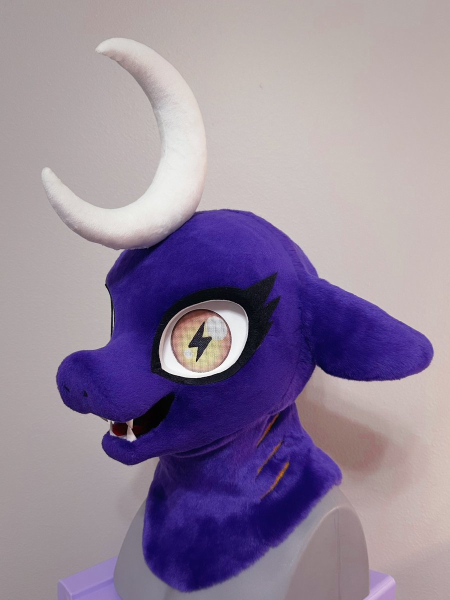 WIP. 💜🌙
She’s fierce and…bald! Just for now!! 😆
#fursuit #fursuitmaker #fursuitmaking