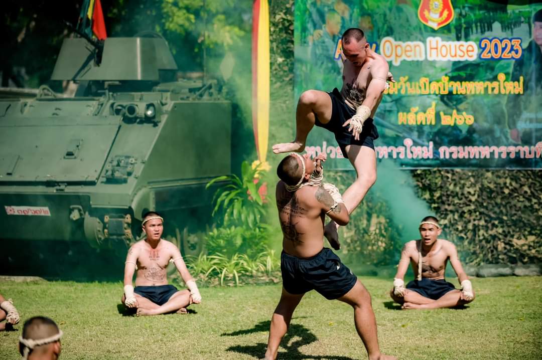 6irARMY's tweet photo. 💂🏻‍♂️💂🏻‍♂️" Open House. เปิดบ้านทหารใหม่"🪖🪖

📍พันเอก พงษ์เทพ  เทพคำราม รองผู้บังคับการกรมทหารราบที่ 6  เป็นประธาน กิจกรรมเปิดบ้านทหารใหม่ Open House. 

#กรมทหารราบที่6
#RDF6
#หน่วยพร้อมรบเคลื่อนที่เร็วกองทัพบก
#ทหารใหม่
#น้องคนเล็ก
#bootcamp66
#พลทหาร https://t.co/wJvh9TJ1Xc