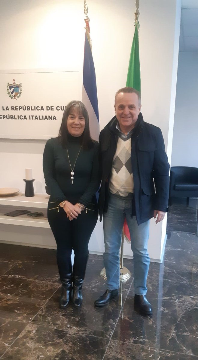Saludé al amigo Giancarlo Moranda, en representación de Sistem Costruzioni. Agradecí el inquebrantable interés del grupo por continuar trabajando con #Cuba.