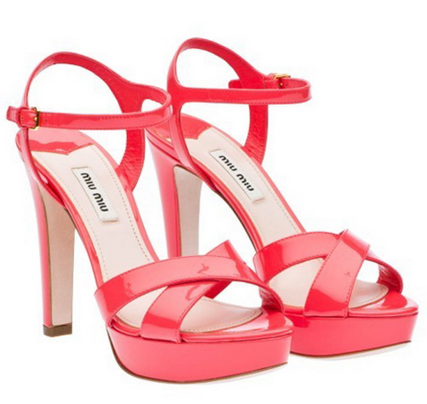 SiskindAn109's tweet photo. These shoes are absolute must-haves - stylish, comfortable, and versatile. You definitely won't regret adding them to your collection South Korea