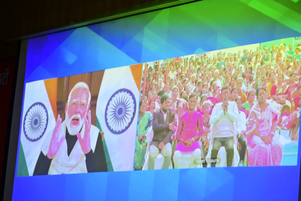 BJP4Rajasthan's tweet photo. प्रधानमंत्री श्री @narendramodi के 'विकसित भारत संकल्प यात्रा' के लाभार्थियों से संवाद कार्यक्रम को प्रदेश कार्यालय पर प्रदेश संगठन महामंत्री श्री @chshekharbjp सहित पार्टी के अन्य वरिष्ठ नेता एवं पदाधिकारी ने सुना। https://t.co/djBA76dWaV