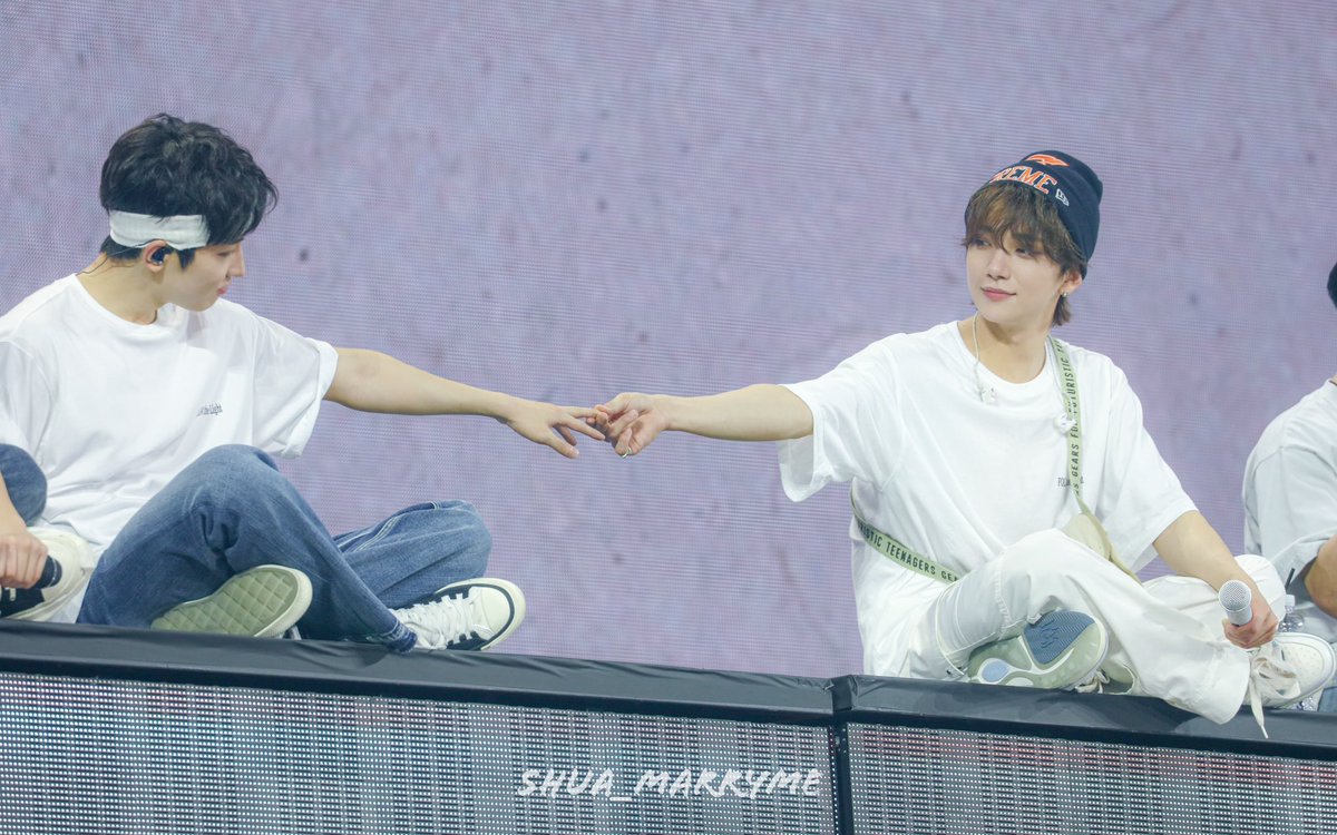 Smiley_JSJH's tweet photo. 230722 FOLLOW SEOUL

동생과 형

#SEVENTEEN #세븐틴 #JOSHUA #조슈아 #ジョシュア #洪知秀 #WONWOO #원우 #ウォヌ #全圆佑 https://t.co/NXsrEvwJA6