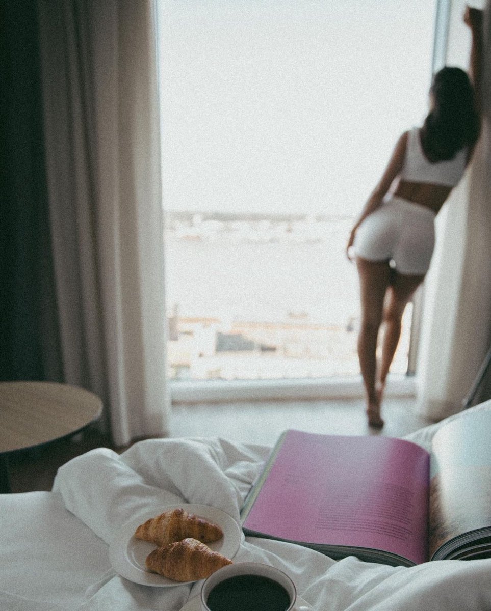 ☕️🥐📕💤🤍

#StayCurious 
#Liverpool 
#ChristmasTime