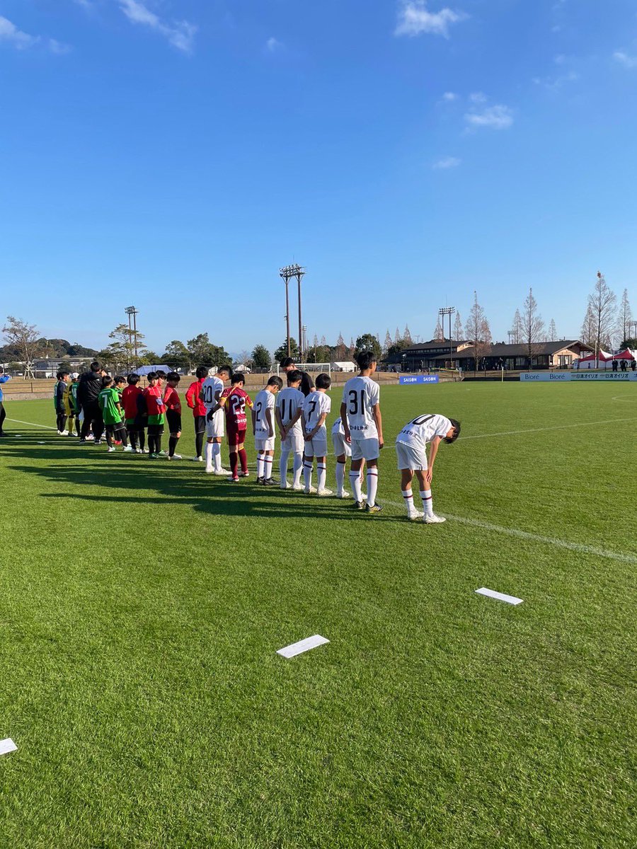 fckogaofficial's tweet photo. ジュニアチームの夢は全国ベスト16で終わりましたが、誇りに思います。
8人で最後まで戦い切ったこと、感動しました。
若いスタッフに任せたことで彼等がこの数ヶ月で成長できた事は事実ですし、嬉しいことです。
今年度でジュニアチームは無くなりますが、最後まで楽しく活動していきましょう！ https://t.co/cyeJXnwU3Y