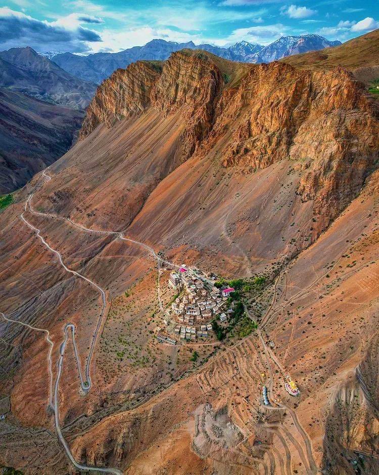 GoHimachal_'s tweet photo. Another view of key monastery at Spiti ♥️ https://t.co/32jZMw1Wjo