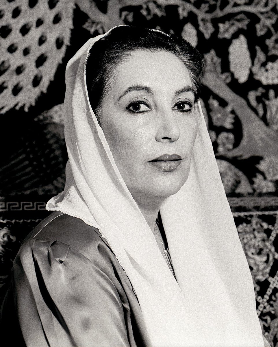 PalwashaAbbasi0's tweet photo. سب نے یاد رکھا ہے ہر ضمیر زندہ ہے
دھڑکنیں یہ کہتی ہیں بےنظیر زندہ ہے https://t.co/S1rHqK7iIO