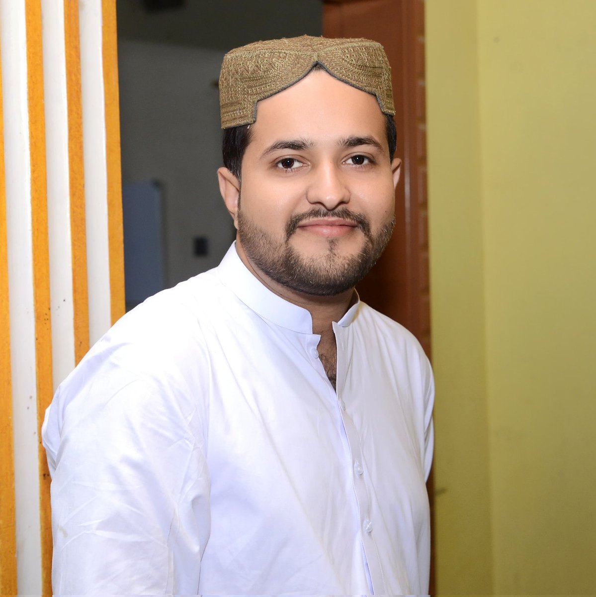nrehmans's tweet photo. #NewProfilePic https://t.co/s1jDXvlso6