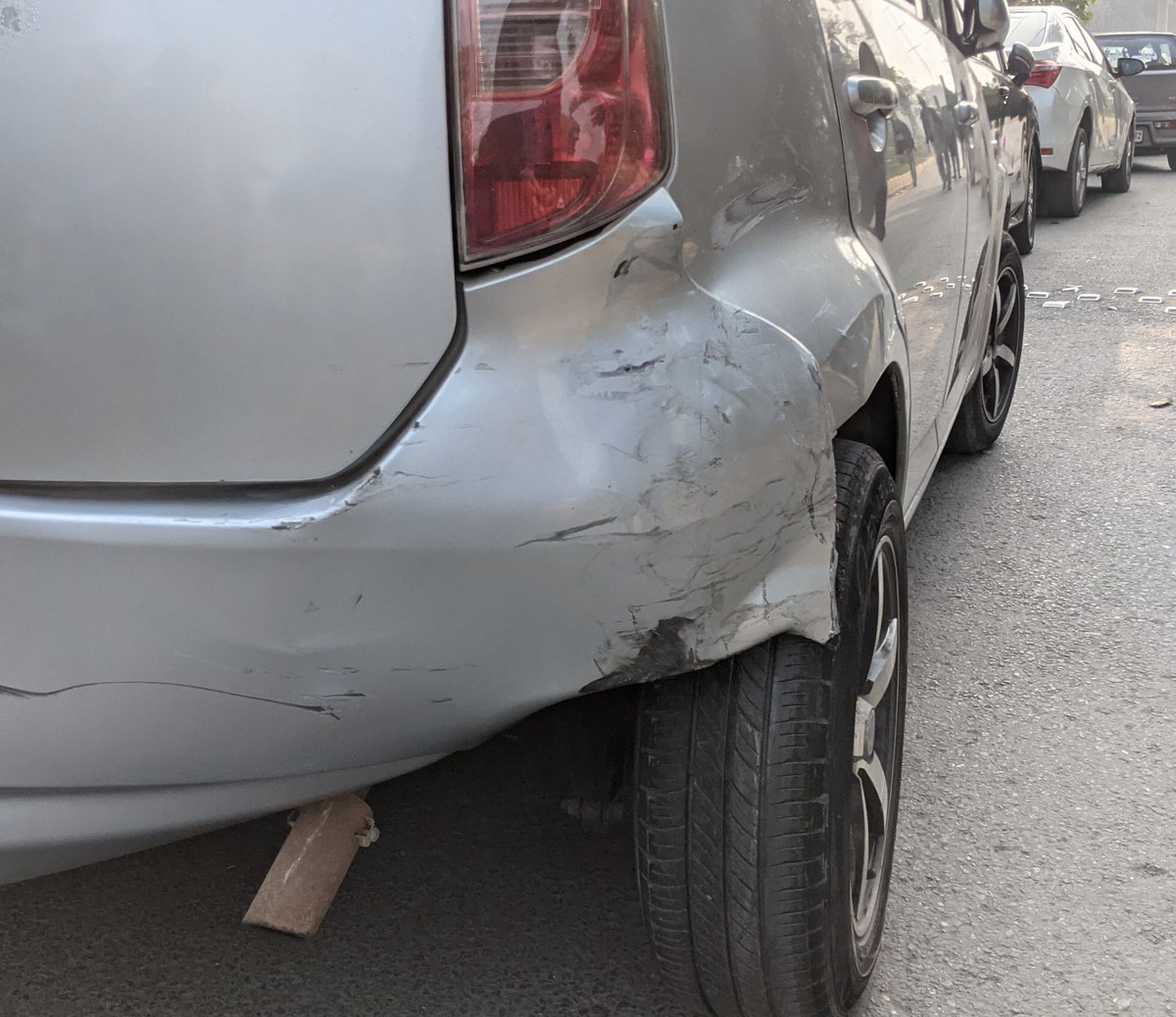 haroon5o2's tweet photo. Today got hit by a car from the backside because of a sudden turn just to save the motorcycle driver appeared left to me getting rubbed by my car from the side.
Now the car driver is claiming to cover his loss, as I suffered a loss too.
#XAUUSD https://t.co/lRgv3nOjYA