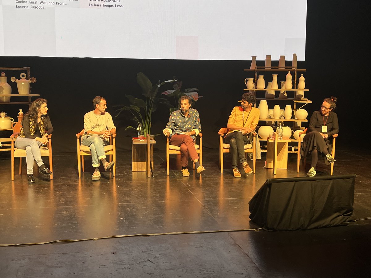 cocinaural's tweet photo. ¡Hola!🖐Antes de que acabe el año, algunas imágenes de nuestra participación en el #IXEncuentro @cultuciudadania del @culturagob celebrado en @lavaVLL el pasado mes de octubre. 
Puedes escuchar la sesión aquí👉https://t.co/gBh8QURg8w
#Cocinaural #CulturayCiudadanía #ArtforChange https://t.co/QwCiszb8zG