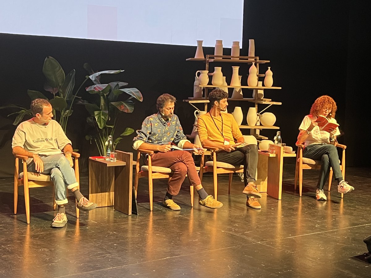 cocinaural's tweet photo. ¡Hola!🖐Antes de que acabe el año, algunas imágenes de nuestra participación en el #IXEncuentro @cultuciudadania del @culturagob celebrado en @lavaVLL el pasado mes de octubre. 
Puedes escuchar la sesión aquí👉https://t.co/gBh8QURg8w
#Cocinaural #CulturayCiudadanía #ArtforChange https://t.co/QwCiszb8zG