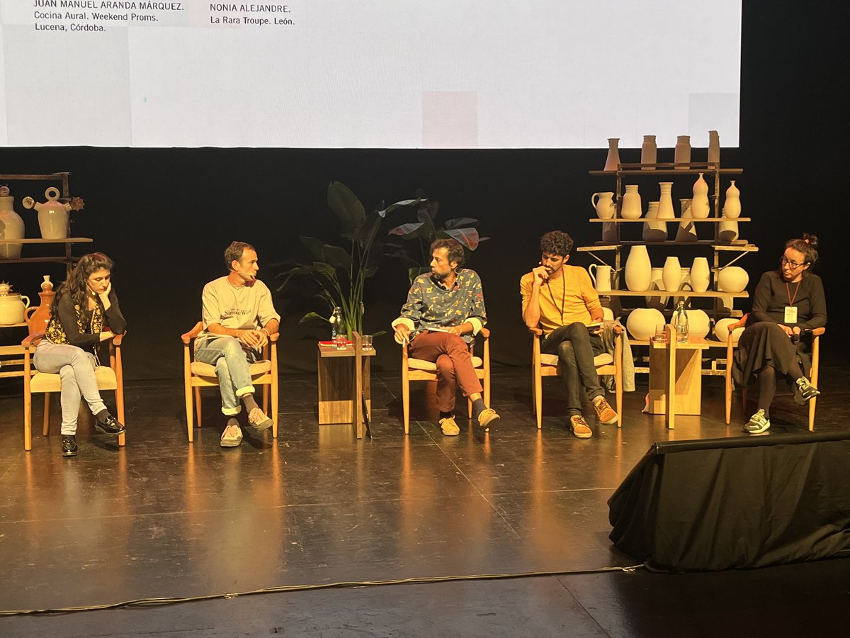 cocinaural's tweet photo. ¡Hola!🖐Antes de que acabe el año, algunas imágenes de nuestra participación en el #IXEncuentro @cultuciudadania del @culturagob celebrado en @lavaVLL el pasado mes de octubre. 
Puedes escuchar la sesión aquí👉https://t.co/gBh8QURg8w
#Cocinaural #CulturayCiudadanía #ArtforChange https://t.co/QwCiszb8zG