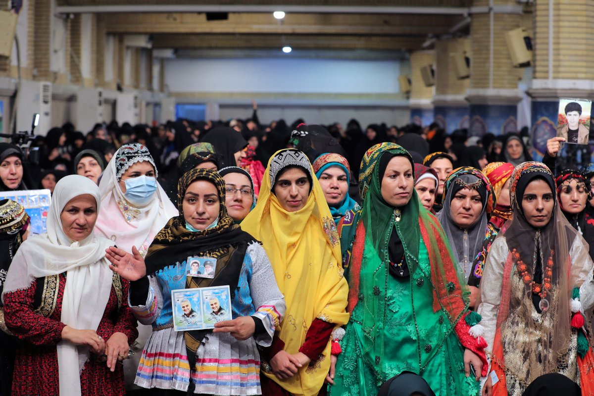 es_Khamenei's tweet photo. En la mañana de este miércoles, se ha reunido con el ayatolá Jameneí un grupo de mujeres iraníes de distintos estratos sociales. https://t.co/KJtS1p3lmS