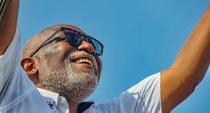 AdeyemoAderemi's tweet photo. But for the apparent greed of his family, Akeredolu would have set a good precedence and become an instant hero in death, only if he had resigned on the ground of ill-health. https://t.co/M3PRbWq7AW