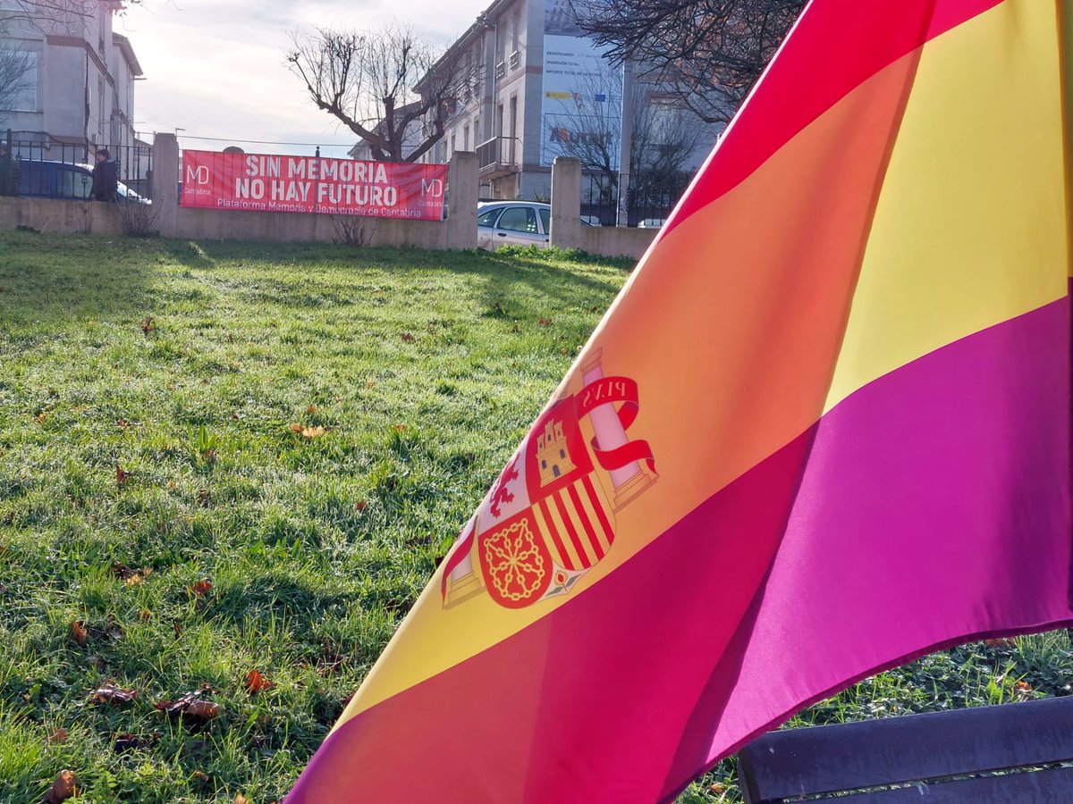 estamos preparando el homenaje a las víctimas del bombardeo de 1936. Nos vemos a las 1:30