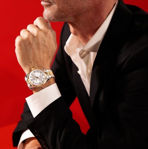 CCELTABLERO's tweet image. Para los hombres que buscan una elegancia minimalista, nuestros relojes Candino son la mejor opción. Descubre toda la colección en nuestra tienda.
timeroadshop.com
#timeroad

📍 #CCElTablero 🌅
ℹ️ cceltablero.com

#tiendastimeroad #relojes #relojessuizos