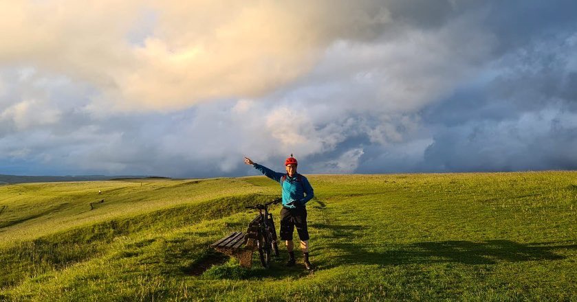 HeavenSouth's tweet photo. Five more sleeps until you can grab a ticket or two for next years Heaven of The South event. Two new routes visiting some cracking trails and villages….don’t miss out and set your alarm in readiness for ticket sales at 9.00 on the first of January 😉🚵🏻🏕️☀️🍻 https://t.co/3NQ7xmxzfW