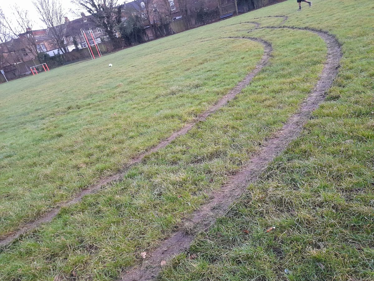 rlbarnard tweet media