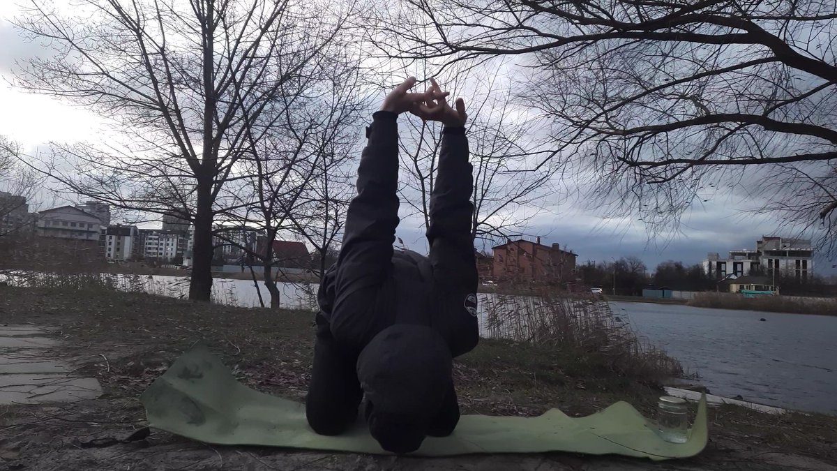 BirdiesMovement's tweet image. Embrace the windy canvas of the morning sky as the backdrop to your workout, turning turbulence into triumph, and every challenge into a gust of determination propelling you forward👑
#morningtreasures
#blissfulwind
#divineroutine
m.youtube.com/watch?v=fon1PM…