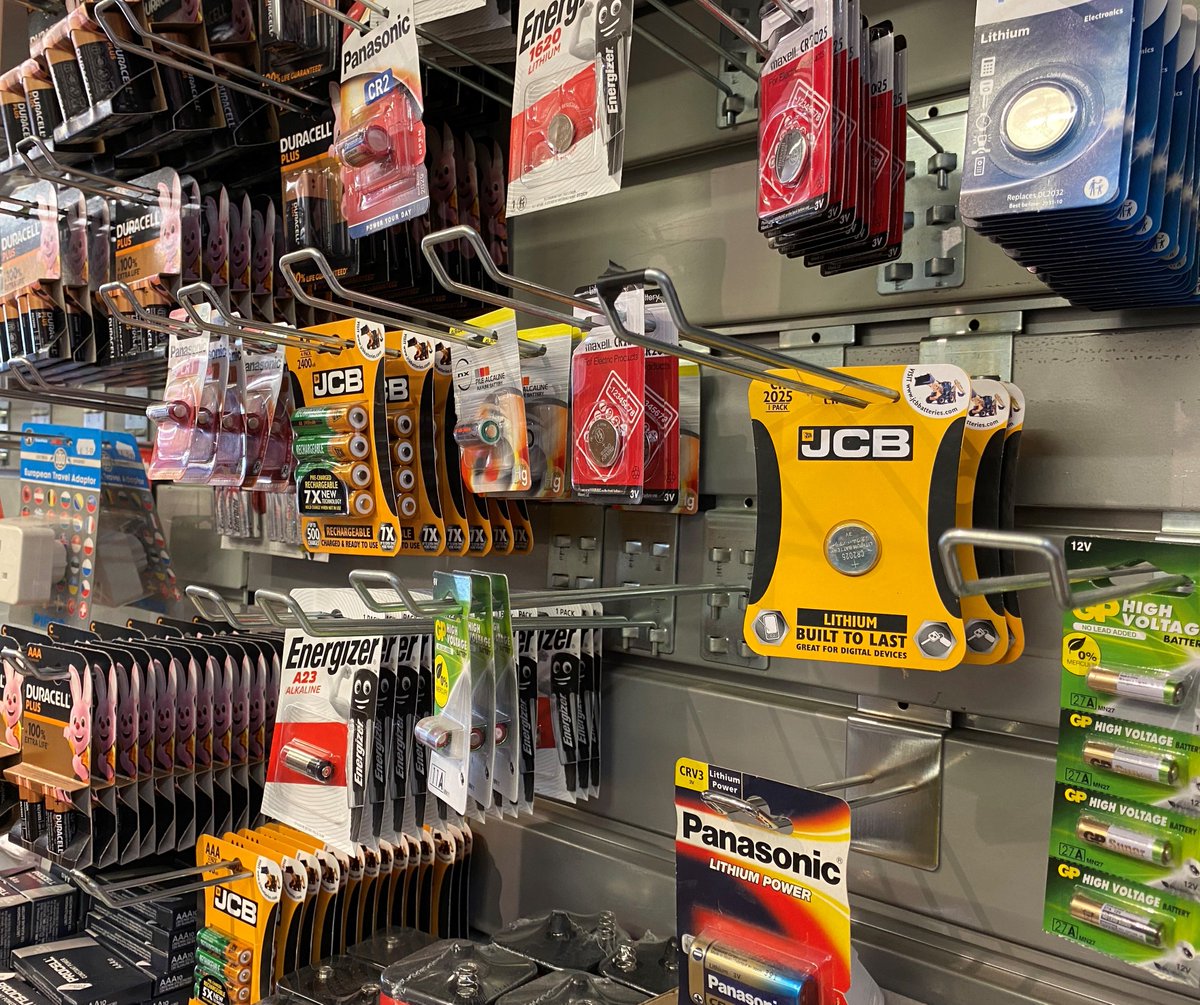 ISLANDELEC's tweet photo. Received some Christmas presents that need batteries or just run out? We have a wide range from button cells to D batteries, along with your other electrical appliance needs! Available now at Island Electrical, open from 10am to 3pm.
#everythingelectrical #shoplocal https://t.co/nM8igPJNn1