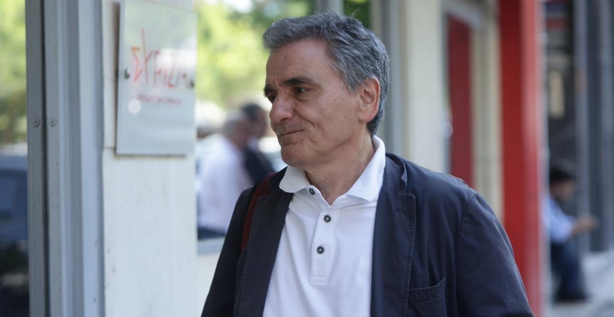 PoliticGr tweet picture