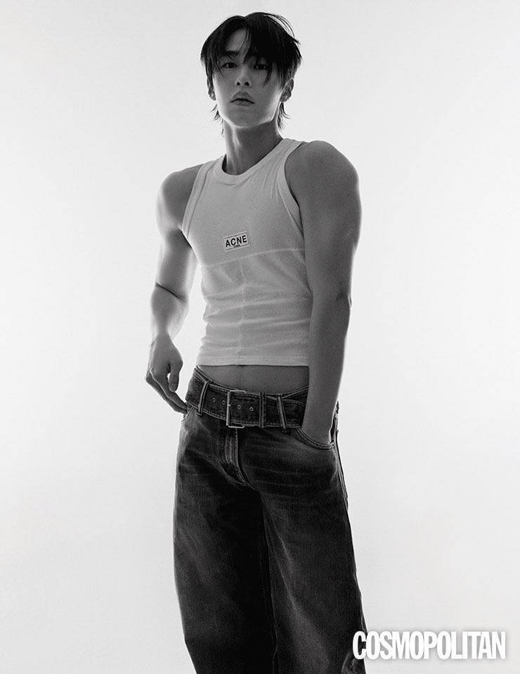 CJeS Studios IG post
“#LeeJaeWook shining visuals that filled Cosmopolitan January issue✨

jxxvvxxk who announced the return of a pictorial genius with strong force❣️

From 이재욱’s candid interview to colorful pictorials ✔️

Check out 이재욱’s various charms at Cosmopolitan 🙌”