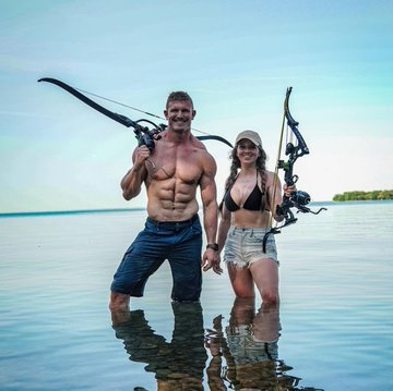 HarryGodfirst's tweet image. Josh Bowmar wanasema huyu ni MAMBA mkubwa kuuwawa kwa kutumia Mshale toka aanze uwindaji. Mamba huyu ameuwawa toka TANZANIA.

Lakini kwa serikali hii ya KIHUNI &amp;amp; KITAPELI inayojali FEDHA zaidi utaletwa ufafanuzi wa hovyo huku watu wameshakunja dola wako kimya. #stoptrophyhunting