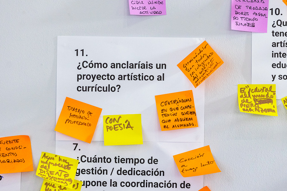 🔍 Fins al 21 de gener per a inscriure's al curs per a professorat 'Transversalia. Quin art per a quina escola? Exploracions transversals de l'art i l'escola.'

Analitzarem com les pràctiques artístiques poden ser activadores per a l'alumnat.

➕ bit.ly/Convo_Transver…