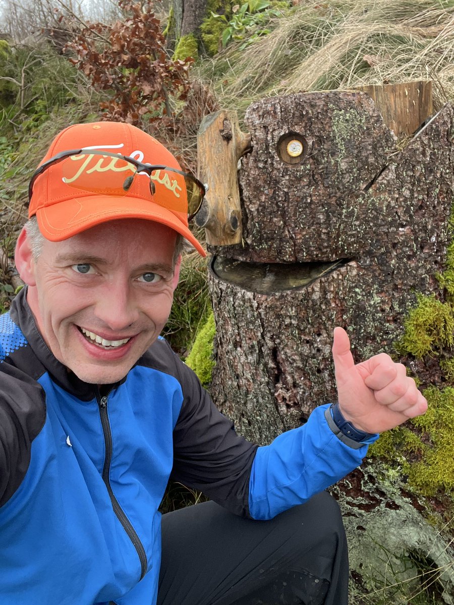 dimensionToGo's tweet photo. Hallooo wach 184 ☁️ - Reflektion nach der Besinnlichkeit - Growth Mindset - offene Denkweise - Bewegung hilft - Auf, auf! Ein Lächeln 😀 blitzt nicht von alleine! 👆 https://t.co/r8VW2c3P8z