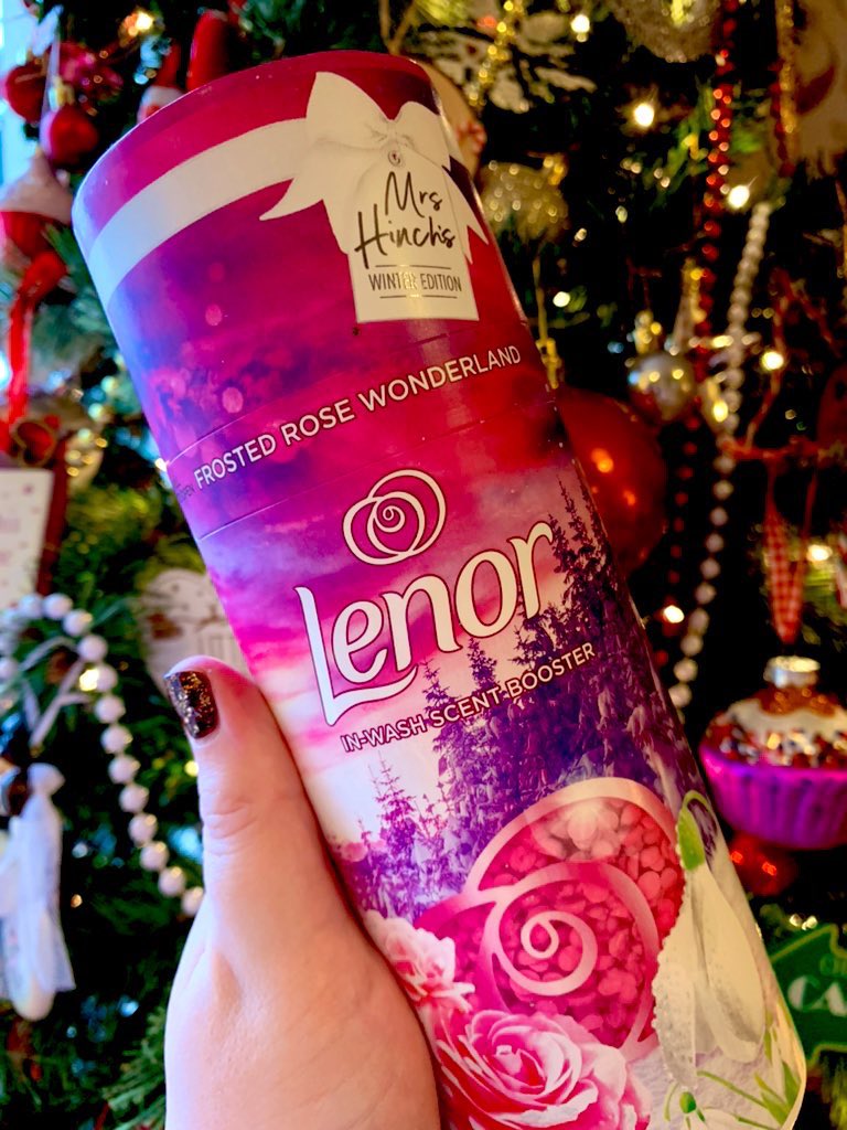 #Lenor Frosted Rose Wonderland = the most perfect laundry combo getting me through the post Christmas washing ❤️🥰🏠🎅🏻🎄💖😍❄️☃️🦌🌹🧺🫧🫶🏻✨💫 #MrsHinch #laundry #love #home