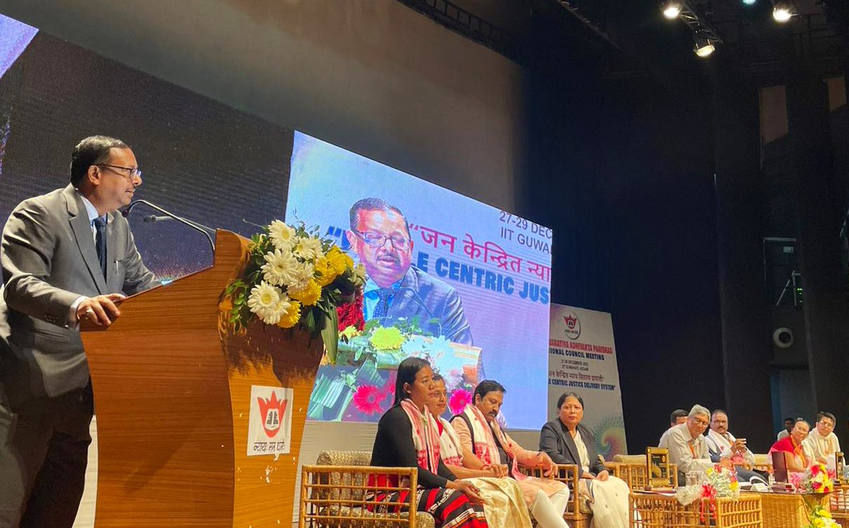 AdhivaktaP's tweet photo. Chief Guest Hon’ble Mr. Justice Ujjal Bhuyan, Judge, Supreme Court of India delivering the inaugural &amp; keynote address on the theme ‘People Centric Justice Delivery System’ during the National Council Meeting (2023) of Akhil Bharatiya Adhivakta Parishad at IIT Guwahati, Assam. https://t.co/6wZo2xvi8W