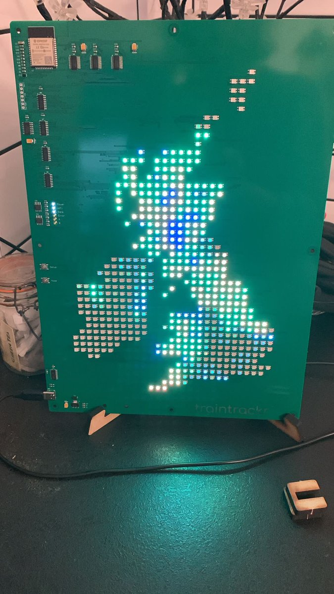 <a href="/thevail1/">David Vail</a> <a href="/TrackrTrain/">traintrackr</a> They’re v v cool. Here’s the rain over the UK this morning..