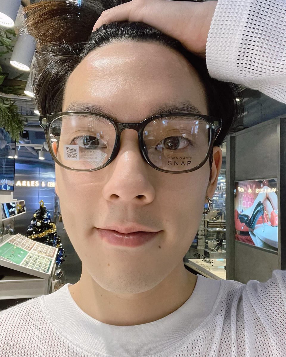 ccopterofficial's tweet photo. IG : ccopter 

วัยรุ่น ตัดแว่น  

#CTRPANUWAT #OWNDAYS_TH https://t.co/KouE6D65PB