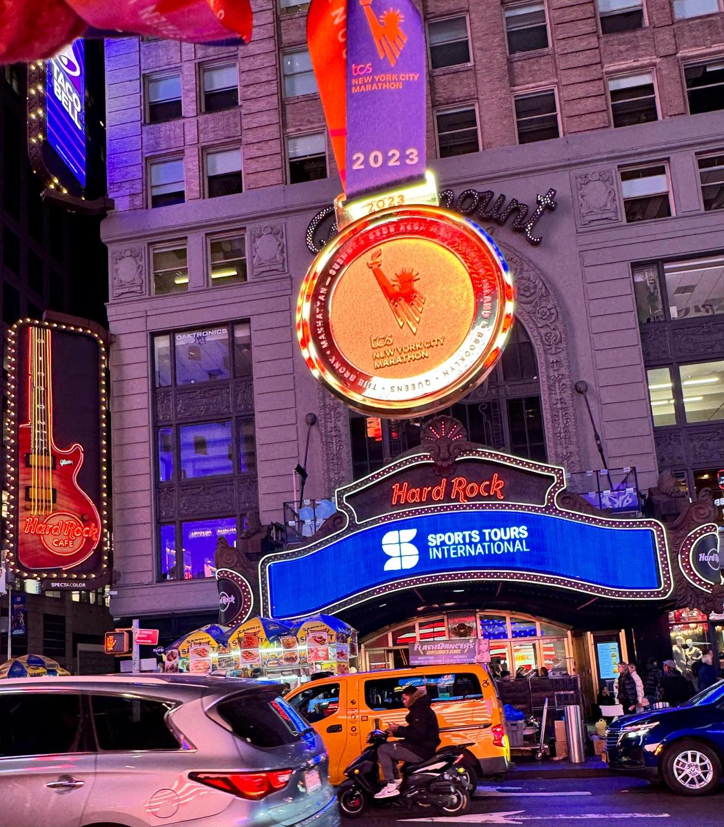 📢The 2024 New York Marathon is coming soon!📢 🇺🇸 Get ready to run past iconic landmarks and vibrant city streets, alive with music and cheering crowds at the world’s largest marathon - the Big Apple is calling your name! 🍎

👉sportstoursinternational.co.uk/event/new-york…

#TSCNewYorkMarathon