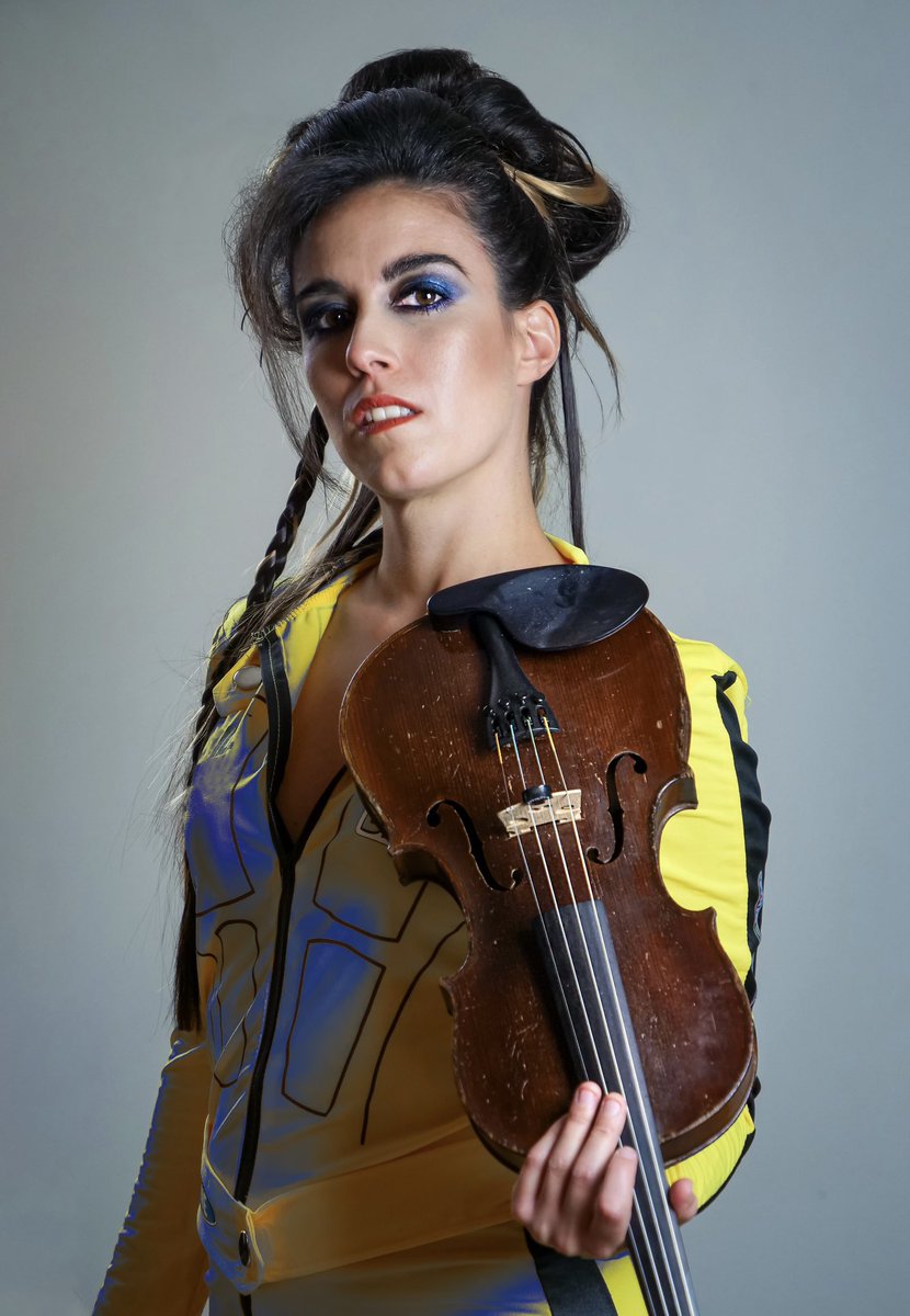 🎻… @AriannaMazzares 
#goldensalt
#violinist