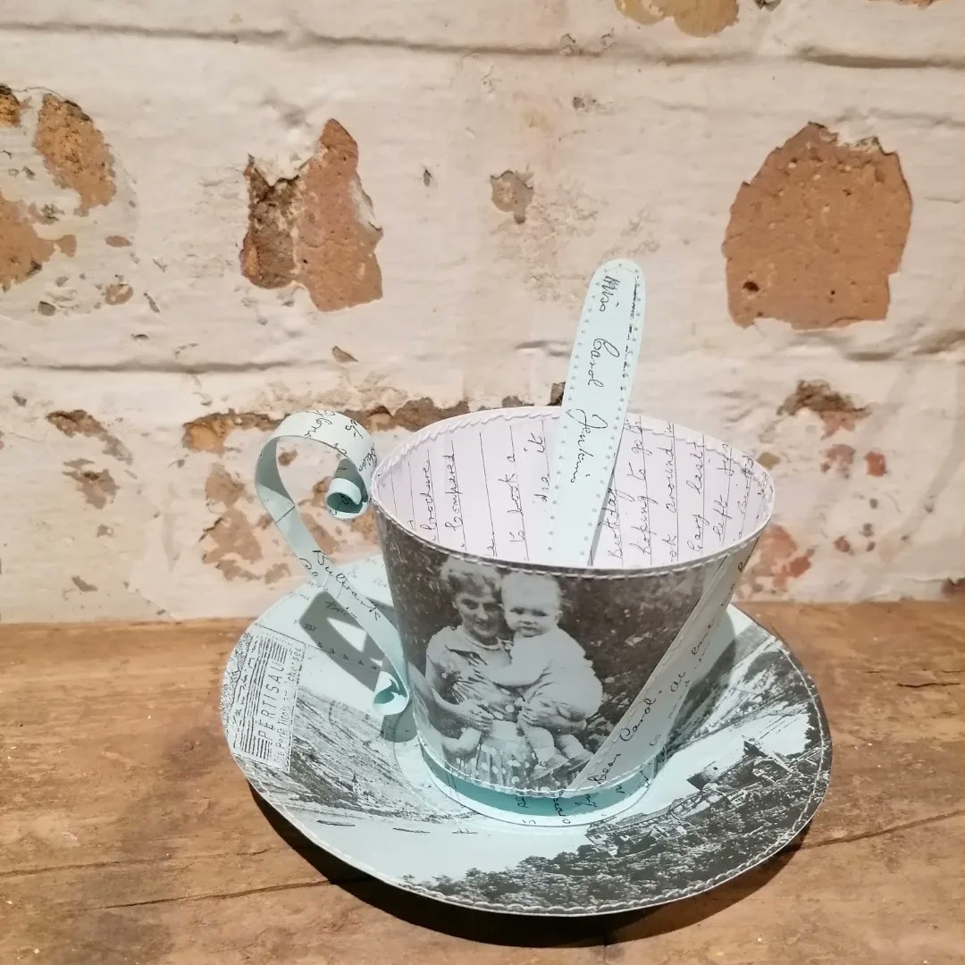 paperjennifer's tweet photo. Another gorgeous Christmas commission I can now share...
#jennifercollier #papersculpture #papercup #paperteacup #paperspoon #stitchedpaper #papersaucer #futureheirloom #oneofakind #oneoff #sharingmemories #memories #sitespecific #futureheirloom #familyhistory #madebyhandonline https://t.co/hnreC34yBt