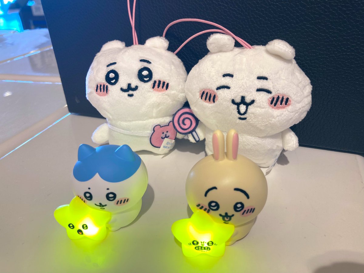 naaaaa_856's tweet photo. 地元のスーパーで売ってるって買ってきてくれたブランケット。
ひとつは職場用、もうひとつは車用に。

XmasにLAWSONでちいかわツリー🎄見つけてゲットしたり、ガチャ再販で以前ゲット出来なかった光るほしのガチャとぬいぐるみガチャゲットできて幸せな週末でした🫶✨💓 https://t.co/PQaLB8WJoH