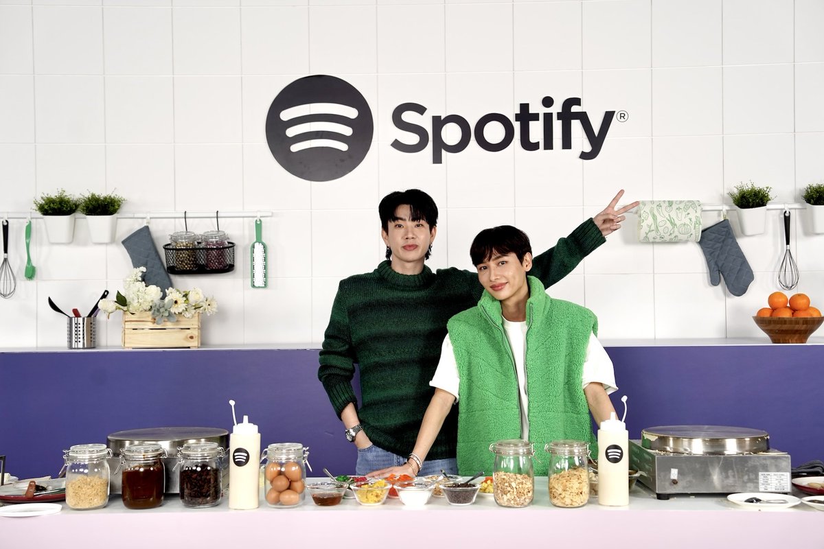 StarDelight_ent's tweet photo. ฟินหูฟินใจ! ผู้ใช้งานพรีเมียมของ Spotify จากทั่วโลก ร่วมฟินไปกับ Fan Meet สุดพิเศษกับ ‘ออฟ-กัน’ 

https://t.co/aF1wn4J8Uh

#OffGunSpotifans #ออฟกัน #OffGun 
#ออฟจุมพล #OffJumpol #กันอรรถพันธ์ #GunAtthaphan https://t.co/sH1JjhEicK