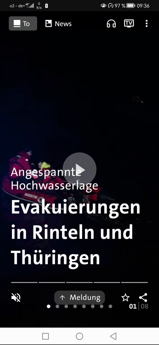 Soso, <a href="/tagesschau/">tagesschau</a>, Räumungen wegen #Hochwassser also "in Rinteln und Thüringen". In einer mittleren Stadt und in einem ganzen Bundesland. Natürlich nicht "in Niedersachsen und Thüringen". Das wäre ja Gleichsetzung von Äpfeln und Birnen. Oder eben von West und Ost. #Journalismus.