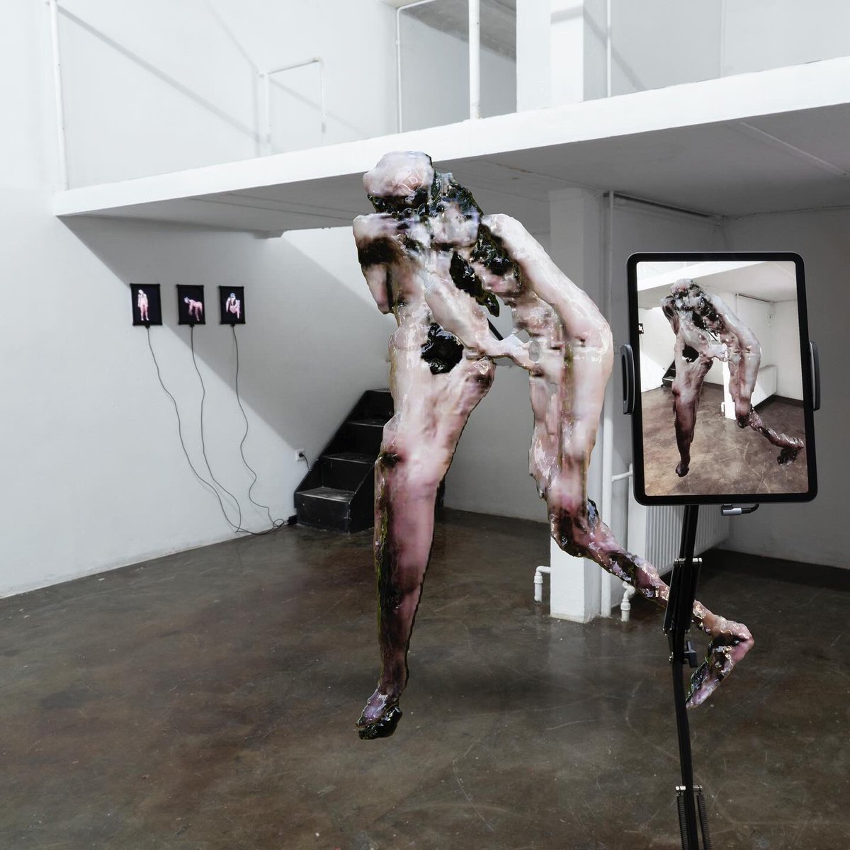 some 📸 of my current exhibition “I’m sorry I made you feel that way” @ discotec art space #vienna 💕
Featuring my interactive installation “I’m sorry I made you feel that way (memories of care)” and a selection of #augmentedreality / virtual sculptures extensions ❤️‍🔥❤️‍🔥❤️‍🔥