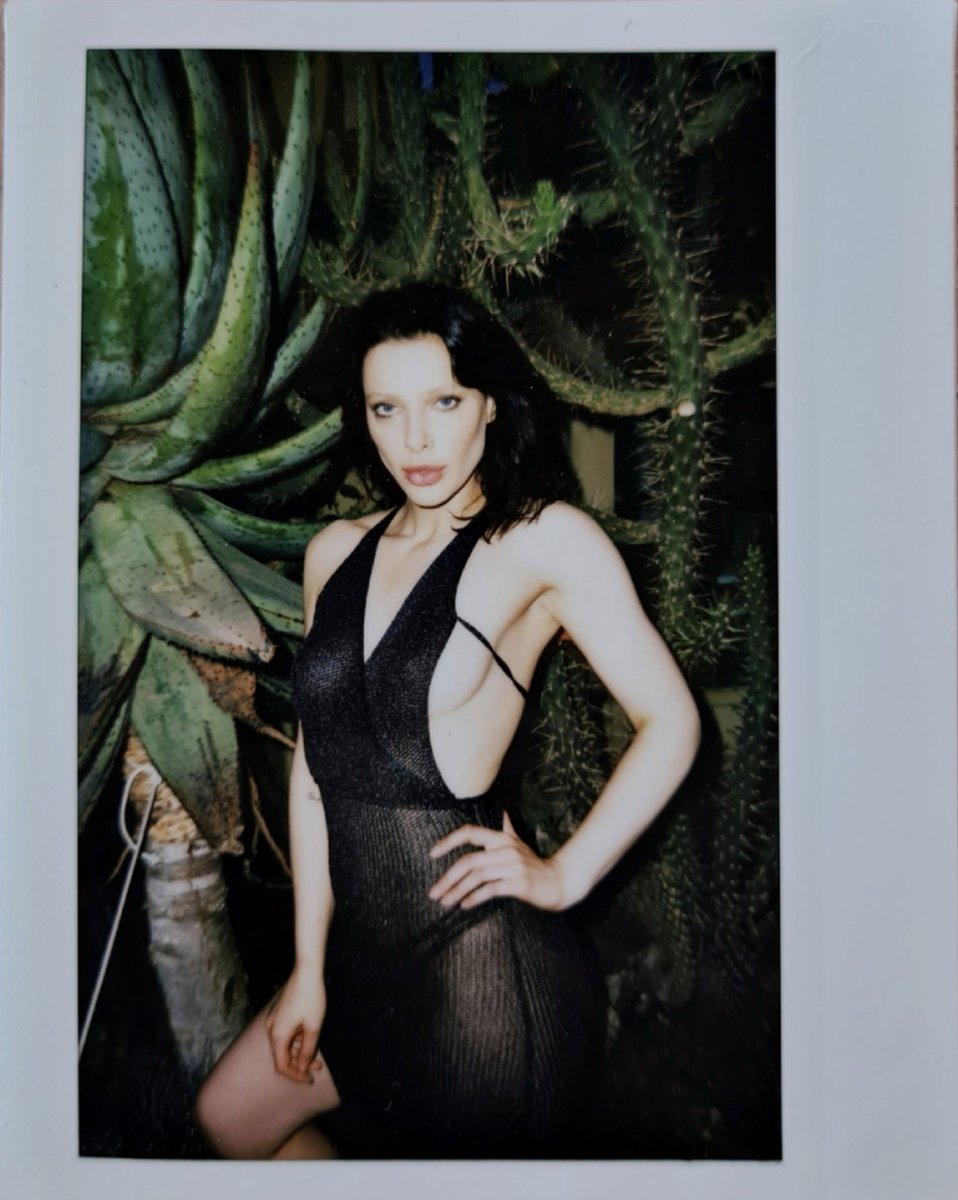 I haven't done any test shoots for a long while now, but gonna get back to doing some in the new year, hmu!