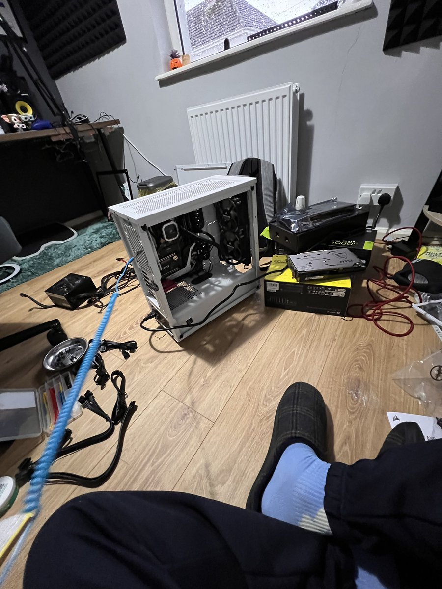 PdNan28's tweet photo. Always looks forward to putting new parts in to my pc until I do it, then realise how much of a ball ache it actually is🙃 https://t.co/FTaXS8UTX3