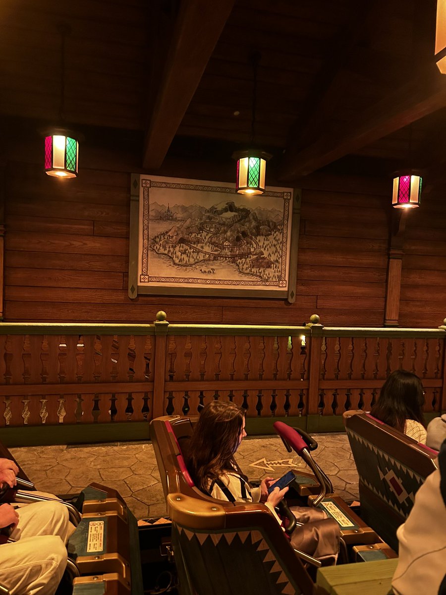 searider_334's tweet photo. ワールドオブフローズンのオーケンズスライディングスレイ、香港の中では一番怖さはあったけど体験時間が10秒だったので爆笑してしまった https://t.co/twybY4Tmcf